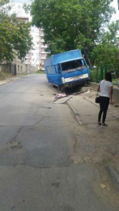 В Молдове невнимательный водитель сбил пожилого мужчину 2-15-270x480.jpg