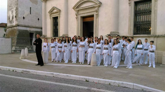 Молодые таланты из Молдовы покорили XI Всемирный симпозиум хоровой музыки horv_red.jpg