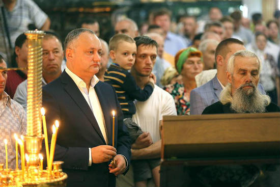 Igor_Dodon_red.jpg
