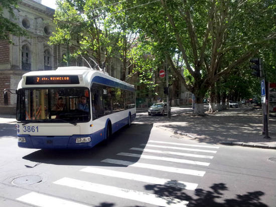 На выходные в Кишиневе изменится движение общественного транспорта bilety_red.jpg