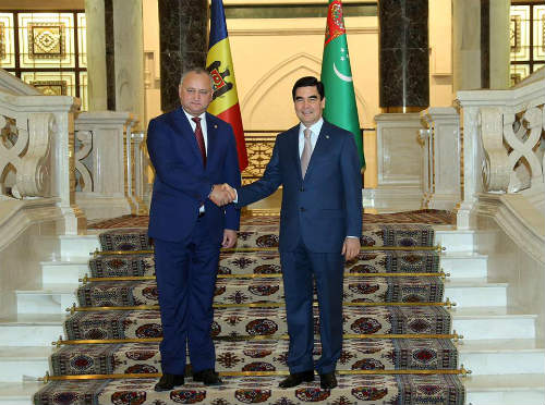 Президент РМ провел встречу с президентом Туркменистана 35y53y43y45.jpg