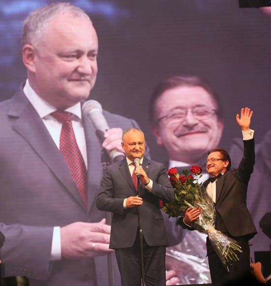 Igor_Dodon_red.jpg