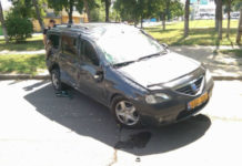 В центре такси врезалось в автобус. Пострадала женщина