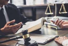 Правительство увеличило на 3000 леев взнос в соцфонд для представителей юридических профессий