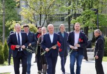 Социалисты возложили цветы к Мемориальному комплексу «Героям Чернобыля»