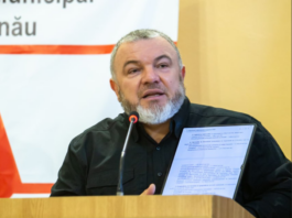 ПСРМ поддержит повышение зарплат учителям, но обвиняет мэрию в непрозрачных расходах