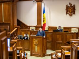 Односталко обвинил власти в разрушении системы образования: Некого учить, сёла вымирают