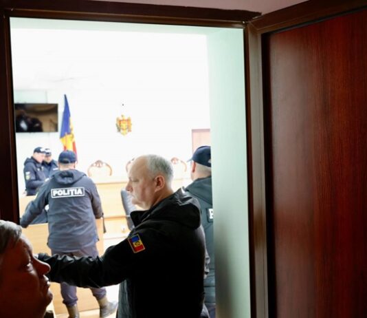 Игорь Додон сообщил о попытках изъятия детей семьи священника из Деренеу