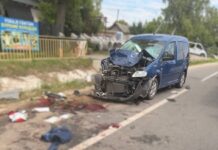 В Сынжерейском районе автомобиль сбил двух полицейских: пострадавшие в тяжёлом состоянии