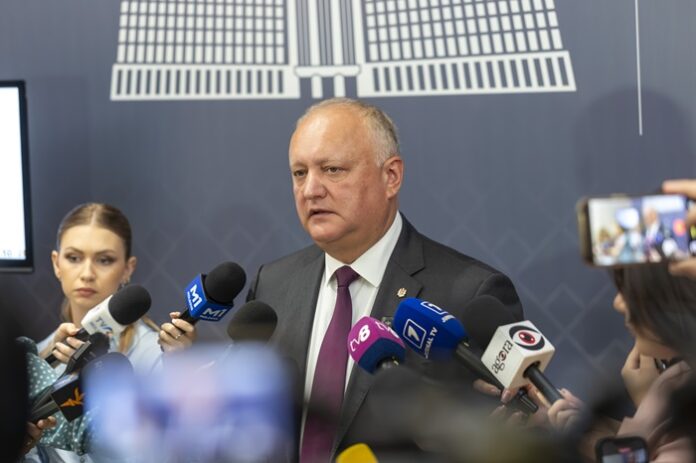 004 Sedinta Parlamentului