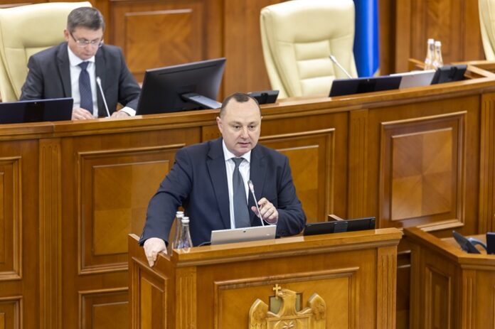 005 Sedinta Parlamentului (6)