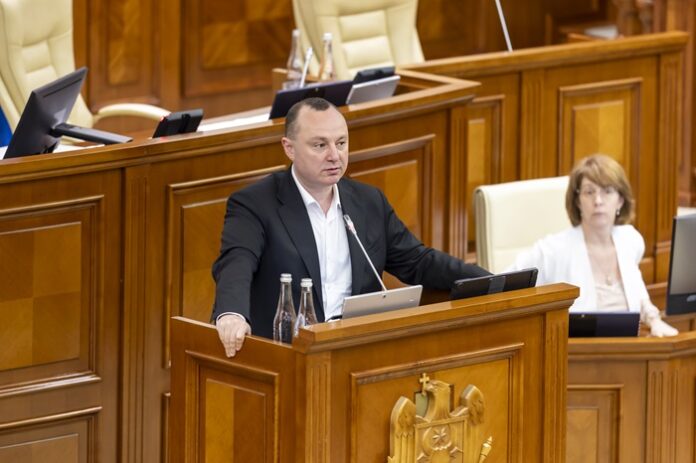 010 Sedinta Parlamentului (5)