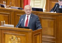 Додон — Тофану: Меняются премьер-министры, но не система. Молдове нужны досрочные выборы!