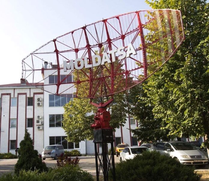 moldatsa-antena-simbol-iunie-fb-Aeroportul-1